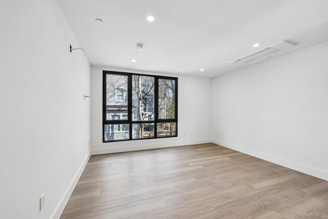 Building Photo - 325 Manville Rd