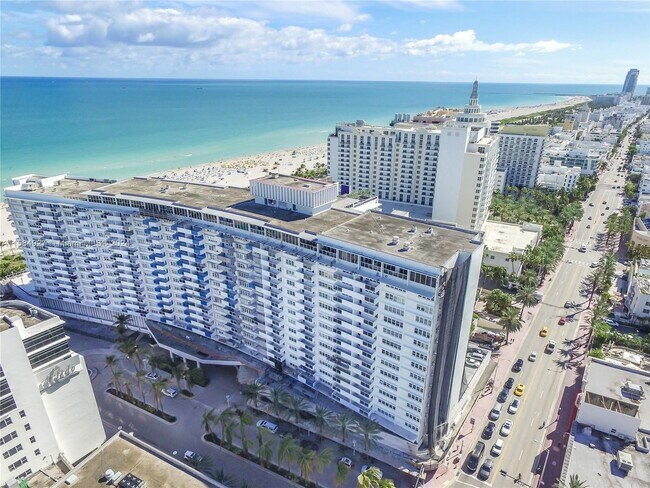 Building Photo - Amazing location: Close to Lincoln & the beaches: 1bed/1bath at the iconic Decoplage: available n...