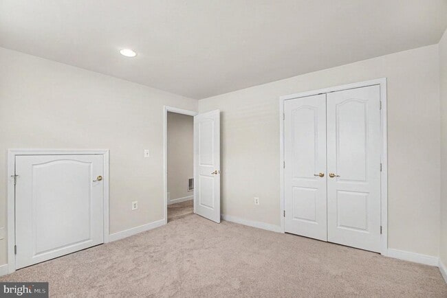 Building Photo - 6080 Ticket Way