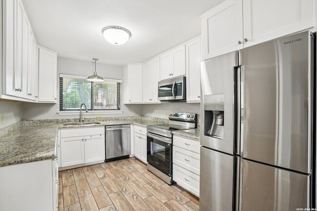 Building Photo - 6106 Vance Jackson Rd