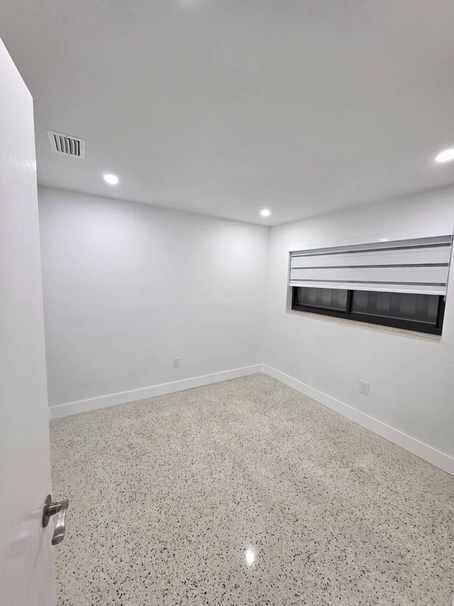 Building Photo - 18730 NW 29th Pl