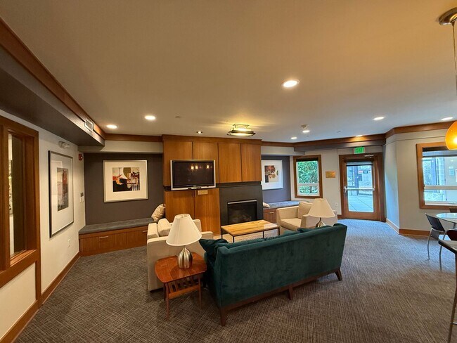 Building Photo - Modern 1BR Condo with Luxury Amenities in ...