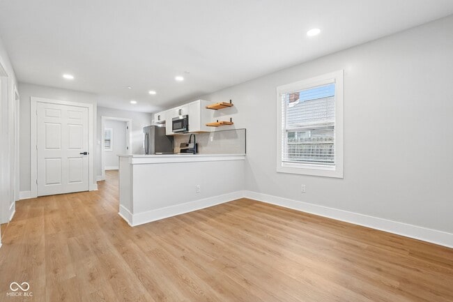 Building Photo - 3847 Hoyt Ave