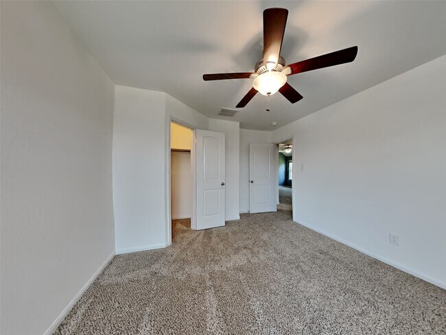 Building Photo - 10322 Urban Oak Trl