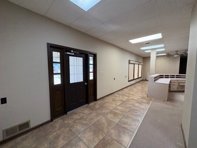 Building Photo - 1207 W Main St