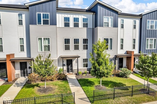 Building Photo - 315 Steeples Blvd