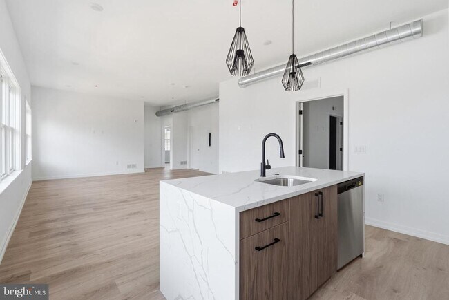 Building Photo - 209 New St