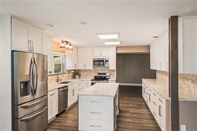 Building Photo - 3019 Ramblewood Rd