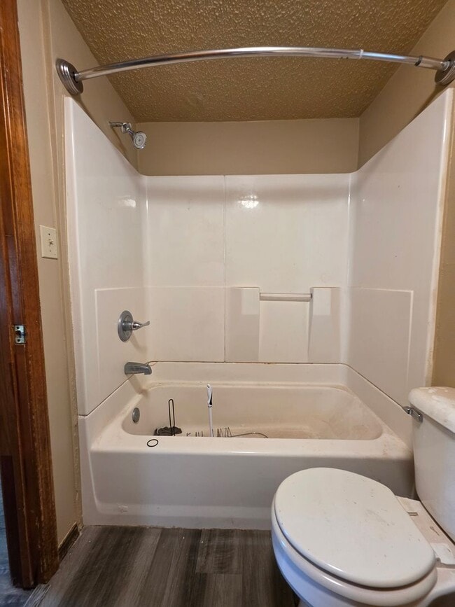 Building Photo - Cute 2 Bed home in Shawnee