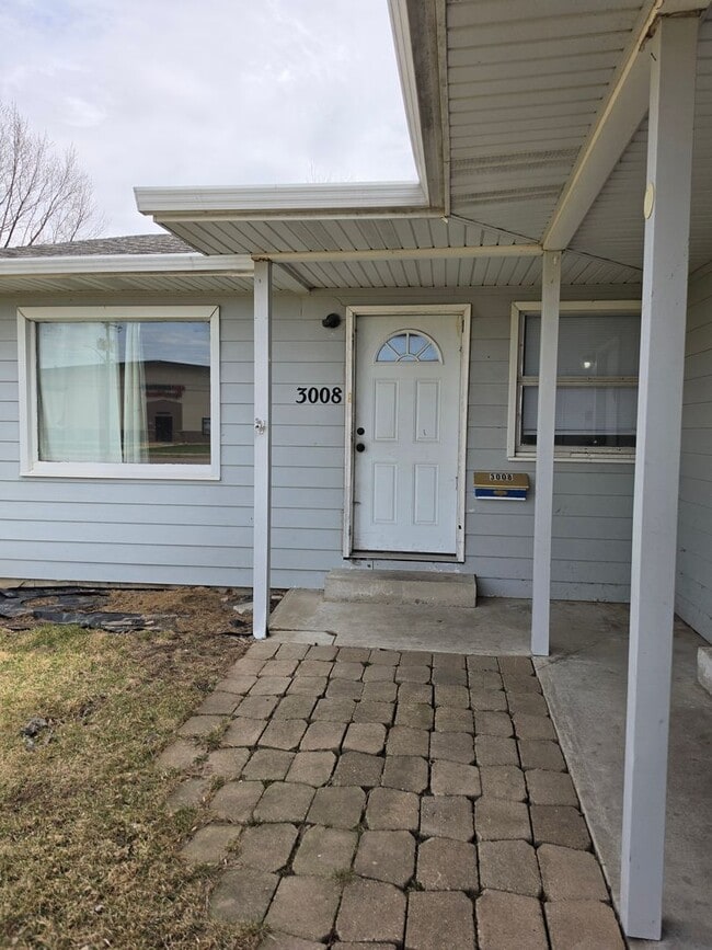 Building Photo - Beautiful 2-Bedroom Duplex Available!