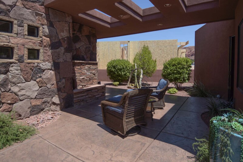 Building Photo - 1500 Splitrock Dr