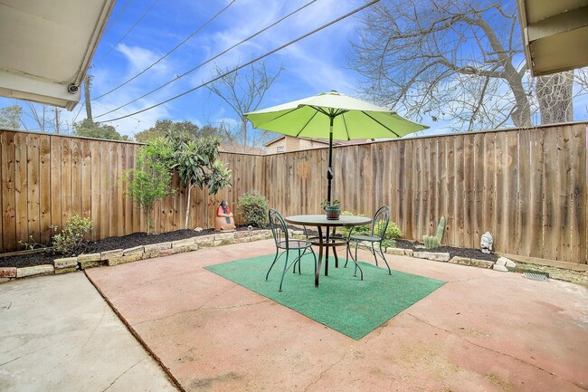 Building Photo - 5303 Tallow Ln