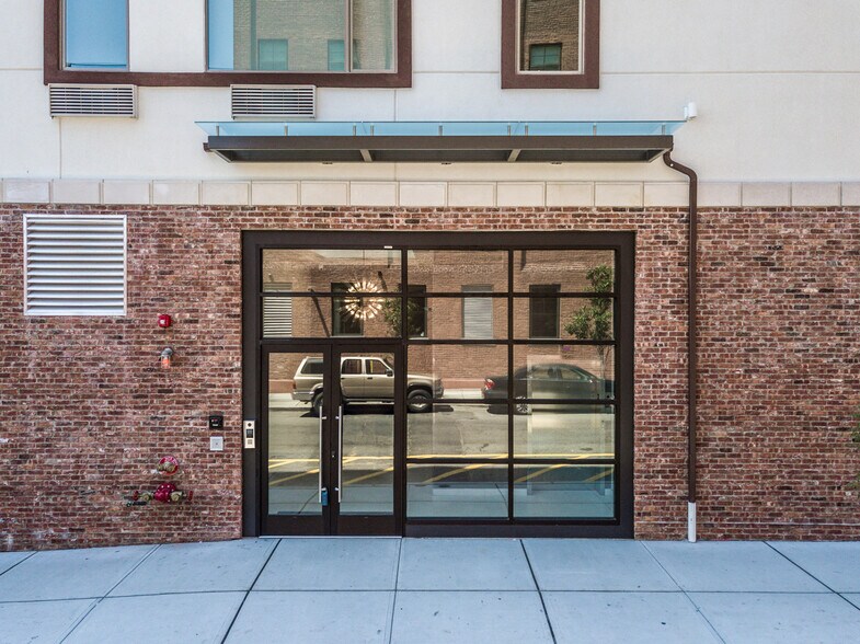 Building Photo - 6122 HUDSON Ave