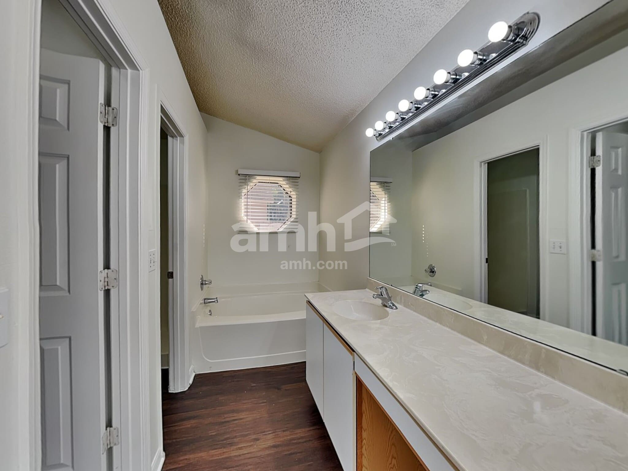 Building Photo - 555 Whiskey Creek Ct