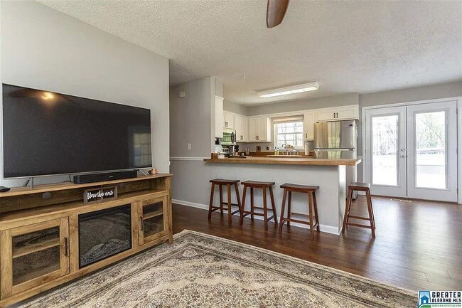 Building Photo - 707 Truss Ferry Rd