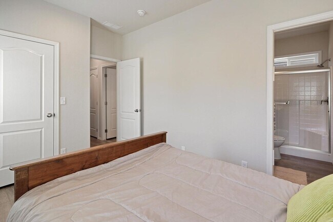 Building Photo - 3 Bed 2 Bath Brand New - Single level