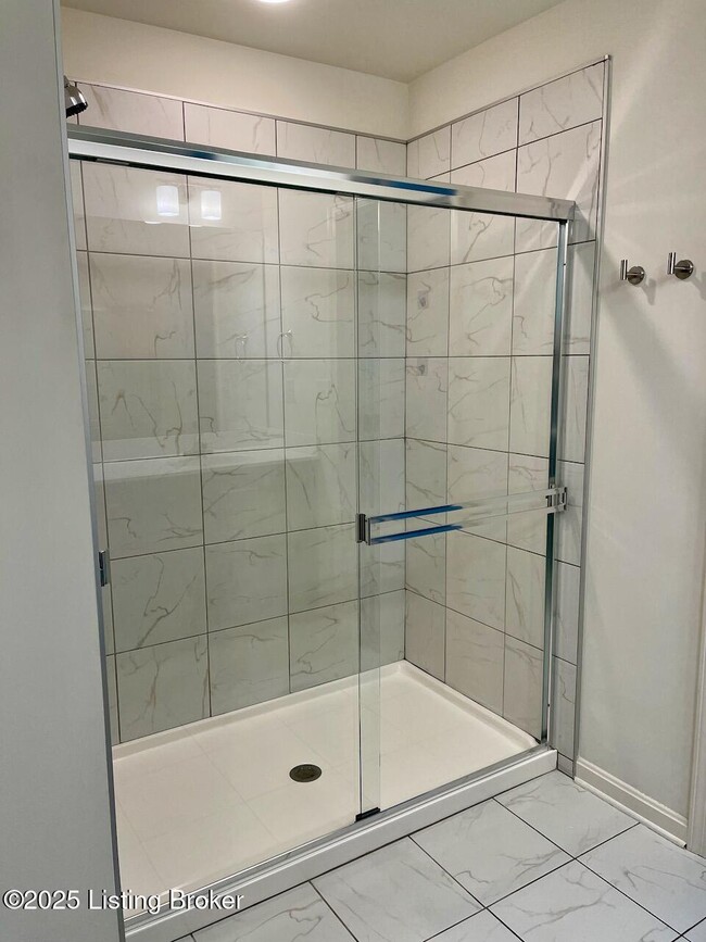 Building Photo - 12013 Cascade Falls Trl