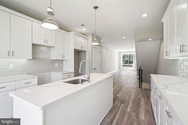 Building Photo - 2429 N 3rd St