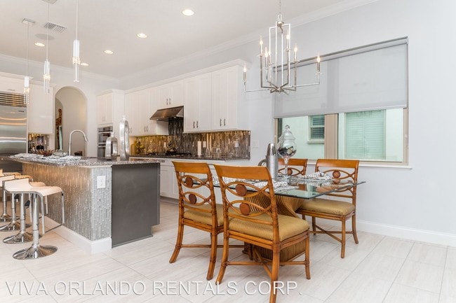 Building Photo - 10793 Royal Cypress Way