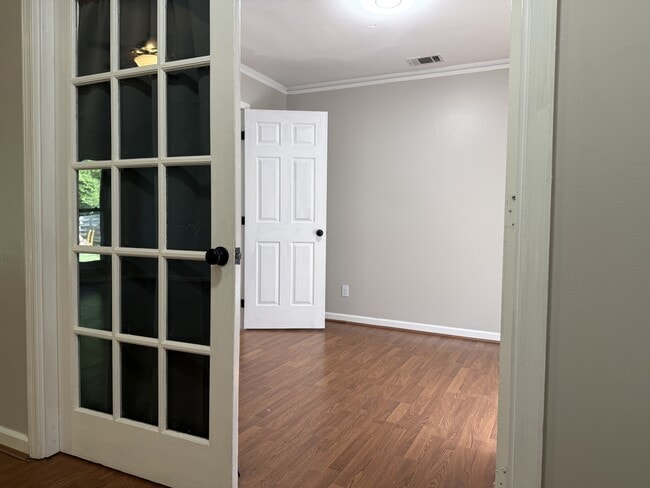 Building Photo - 122 Longleaf Cir