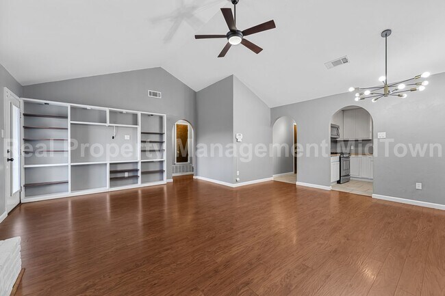 Building Photo - 2907 Ashbury Dr