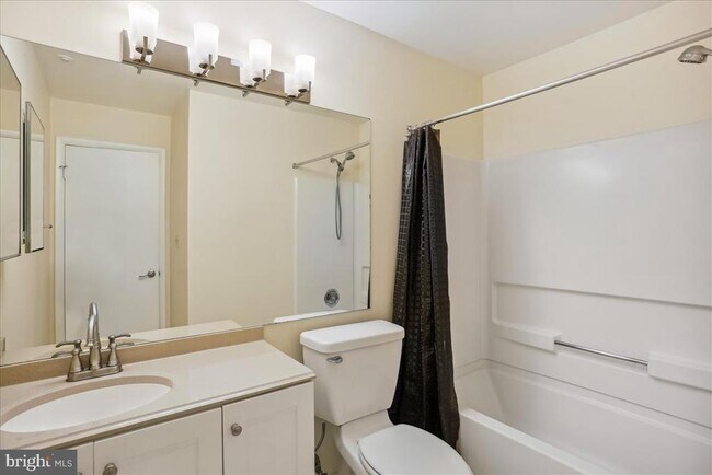 Building Photo - 18401 Guildberry Dr