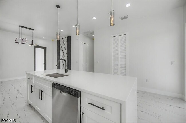 Building Photo - 3121 69th St W