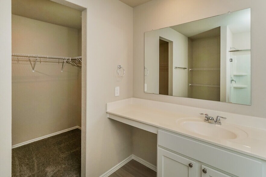 Building Photo - 511 Roquefort St