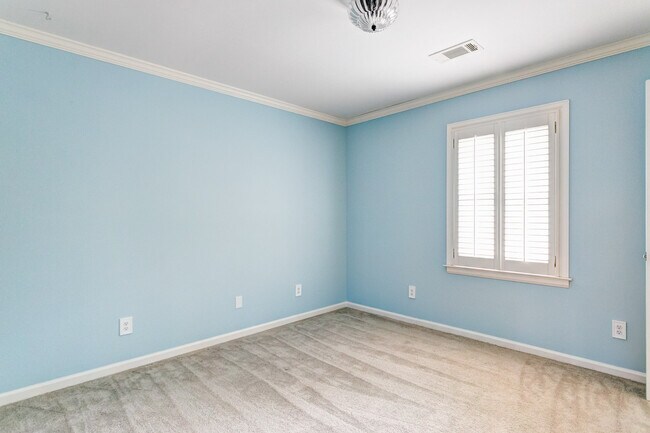 Building Photo - 8141 Oak Alley