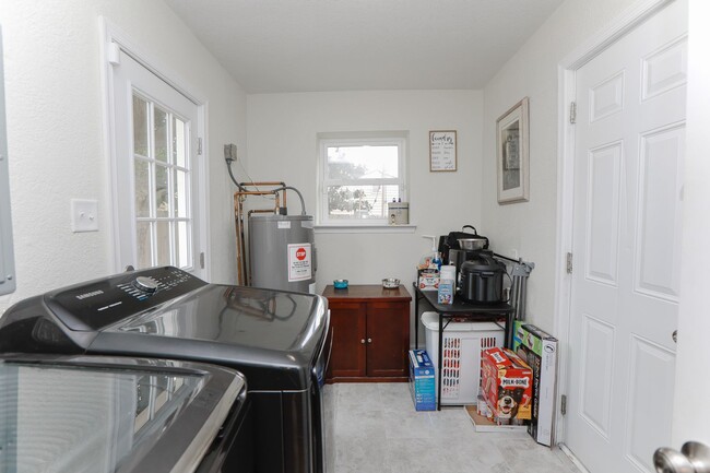 Building Photo - Stylish 3-Bed Brick Home in Central VB!