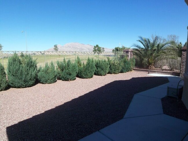 Building Photo - Carry Over Showing: This property has been...