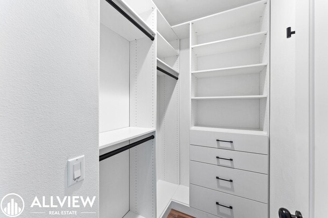 Building Photo - Turnkey 2 Bedroom, 2.5 Bath End Unit Townhome Available NOW in Rancho Mission Viejo!