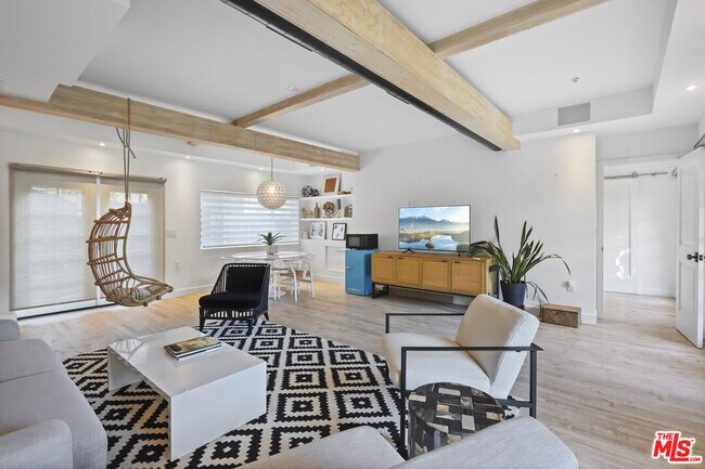 Building Photo - 23255 Mariposa De Oro St