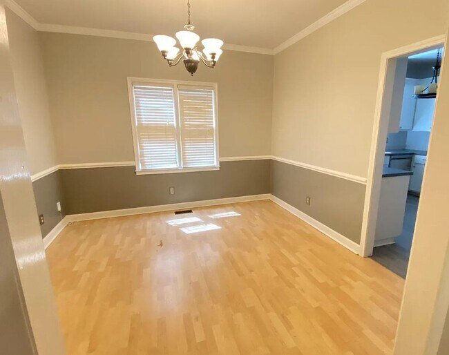 Building Photo - 261 Conrad Cir