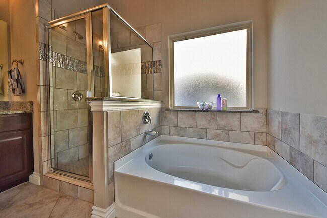 Building Photo - 16100 Fair Winds Way
