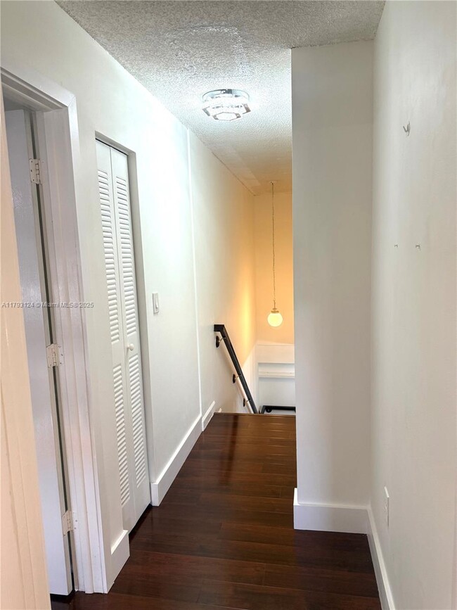 Building Photo - 1153 NW 123rd Ct