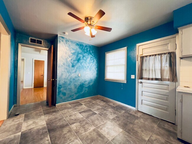 Building Photo - Great 3/2/1 Located Near Texas Tech University