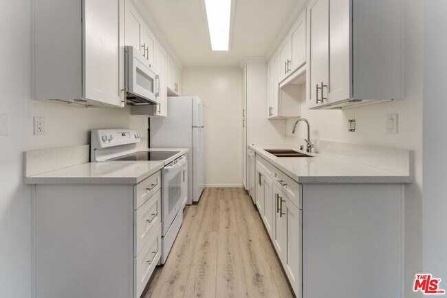 Building Photo - 1114 12th St