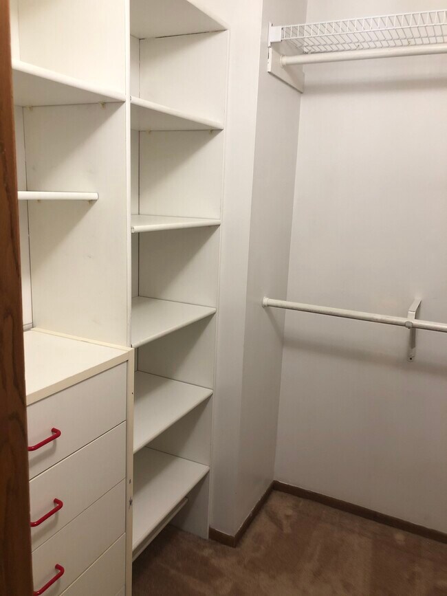 Main bedroom walk in closet - 14763 Embry Path