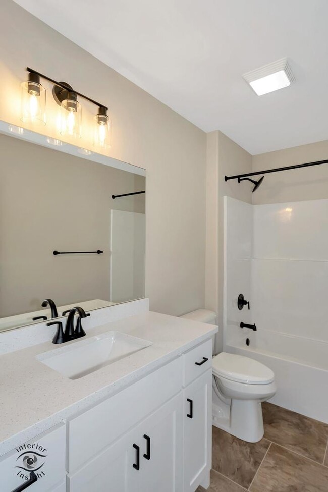 Building Photo - 1323 Sioux Turn