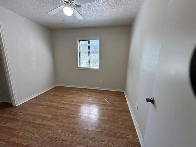 Building Photo - 10505 Mcmillian Dr