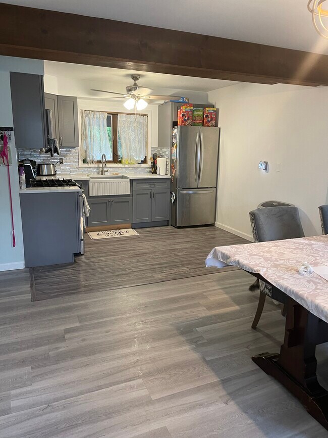 Kitchen - 53 Cornwell Ave