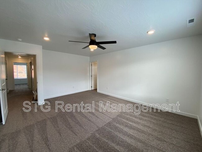 Building Photo - 3237 E Labyrinth Pt Cir