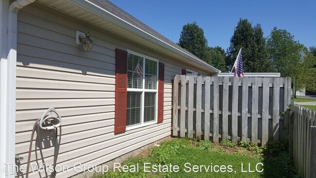 Building Photo - 2 br, 2 bath House - 131 Lake Chateau Drive