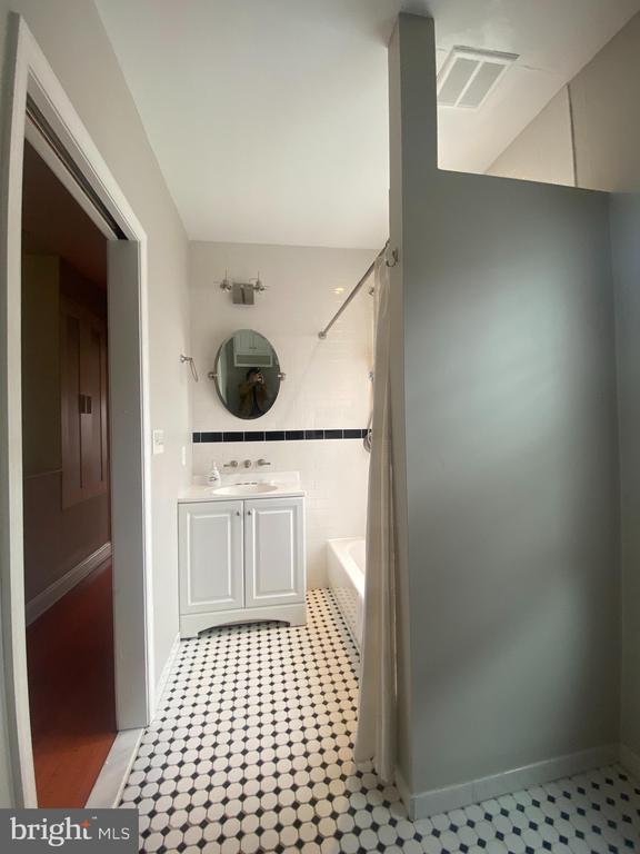 Building Photo - 140 Walnut Ave