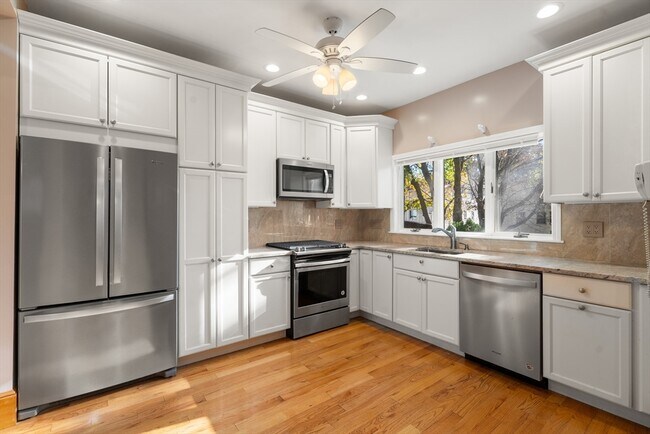 Building Photo - 76 Dexter Ave