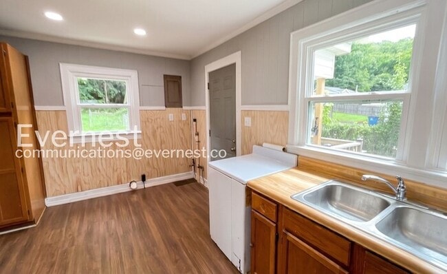 Building Photo - Simple Charm Meets Modern Comfort in Ringgold / 2 Bed & 1 Bath / Pet Friendly / Available Now!