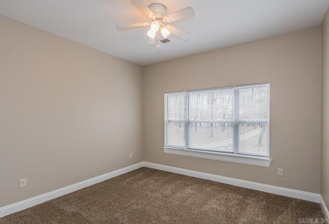 Building Photo - 1216 Sadie Dr