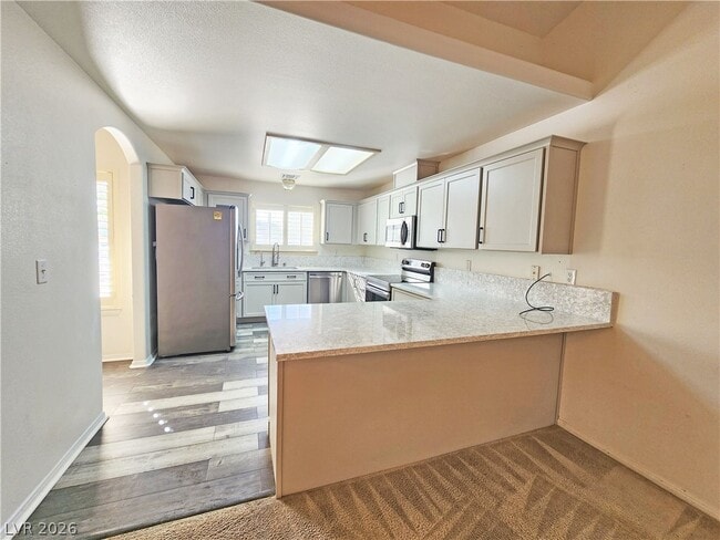 Building Photo - 380 Round Up Ct
