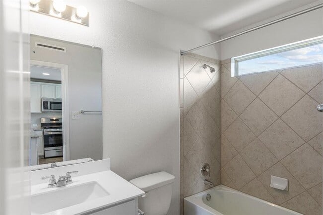 Building Photo - 1725 Lakota Ln